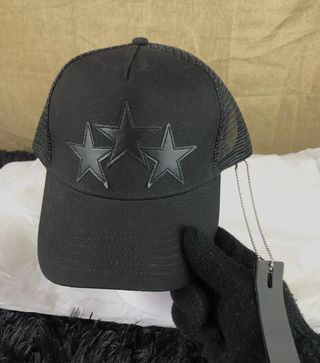 Gorra Amiri Negra con Estrellas