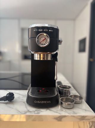 Cafetera Espresso Casabrews Negra