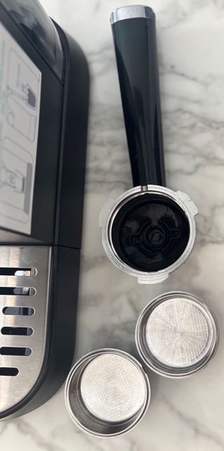 Cafetera Espresso Casabrews Negra