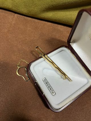 Aguja de corbata Gevocher Chapado Oro
