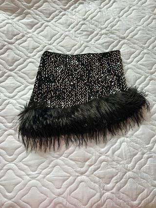Falda lentejuelas y pelo fiesta