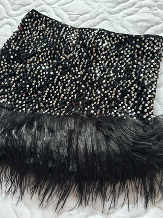 Falda lentejuelas y pelo fiesta