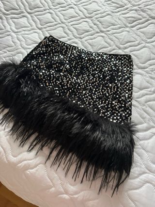 Falda lentejuelas y pelo fiesta