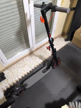 Patín Eléctrico 350W , 10,4 Ah.