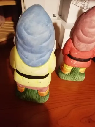 Coppie di gnomi in gesso