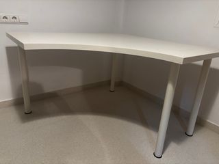 Mesa de estudio esquinera blanca