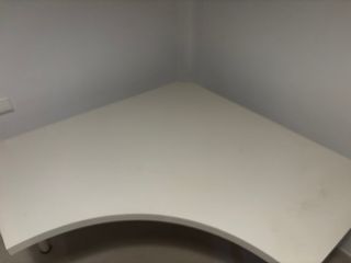 Mesa de estudio esquinera blanca