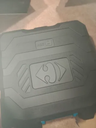 Sierra 20v con batería, cargador y maletín