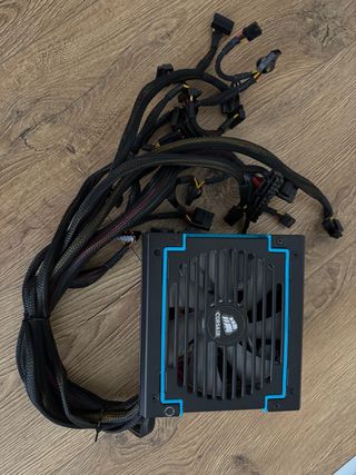 Fuente Alimentación Corsair GS700 80 plus
