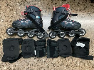 Patines en línea y protecciones.