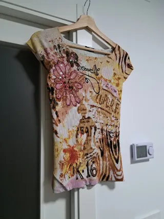 Camiseta pedrería floral talla L