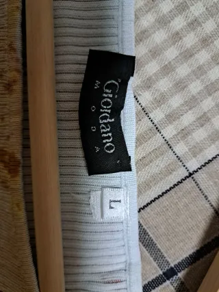 Camiseta pedrería floral talla L