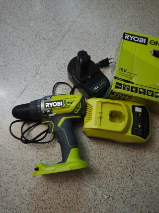 Taladro Ryobi 18V con cargador y batería
