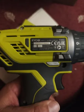 Taladro Ryobi 18V con cargador y batería