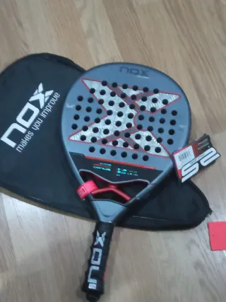 Pala NOX AT10 Genius 18K NUEVA A ESTRENAR