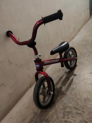 Bici sin pedales Chicco roja