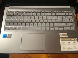 Ordenador portátil ASUS Vivobook Plata