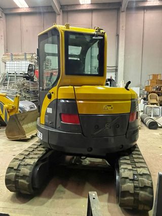 Excavadora Volvo ECR58