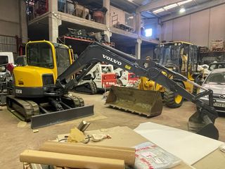 Excavadora Volvo ECR58