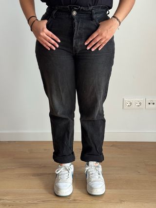 Vaqueros negros de cintura alta