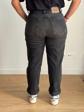 Vaqueros negros de cintura alta