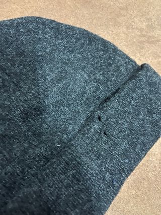 Gorro Burberry (con pequeños agujeros)