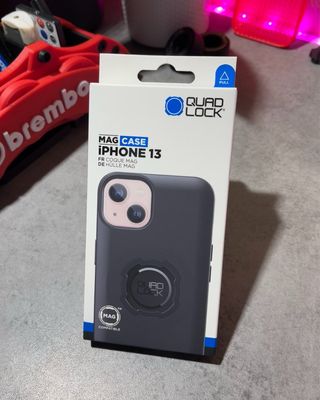 Custodia Quad Lock per iPhone 13