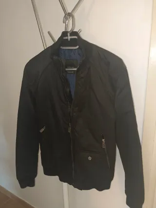 Chaqueta Zara Negra Bomber