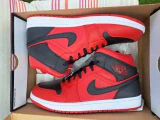 Jordan 1 Mid Reverse Bred 2021 Talla 44.5 EUR