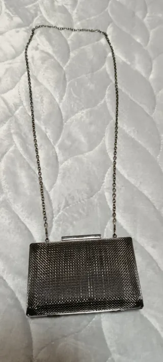 Bolso de fiesta plata y negro. 16 x 11