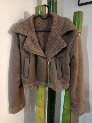 Chaqueta marrón con borreguito