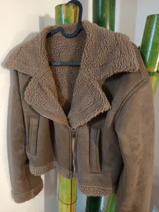 Chaqueta marrón con borreguito