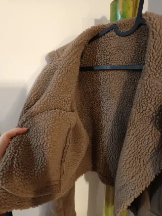 Chaqueta marrón con borreguito