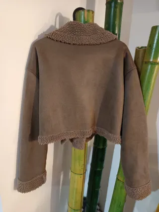 Chaqueta marrón con borreguito