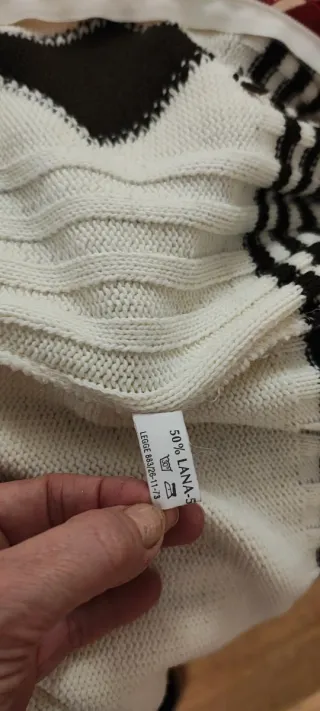 Maglioncino con cappuccio fantasia rombi