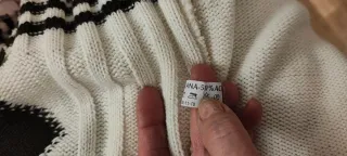 Maglioncino con cappuccio fantasia rombi