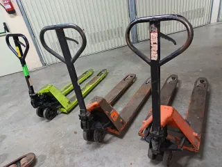 Transpaleta manual naranja