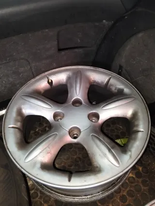 4 Llantas Citroen Xsara 2, radio 15 Están sin goma