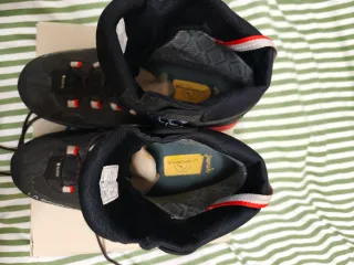 Botas La Sportiva Trango Negras/Rojas