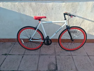 Bicicleta Fixie Blanca y Roja