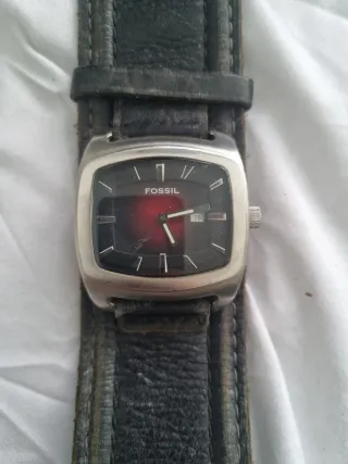 Reloj Fossil Negro y Rojo