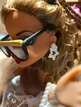 Chal/Bufanda Bratz Beige y Dorado