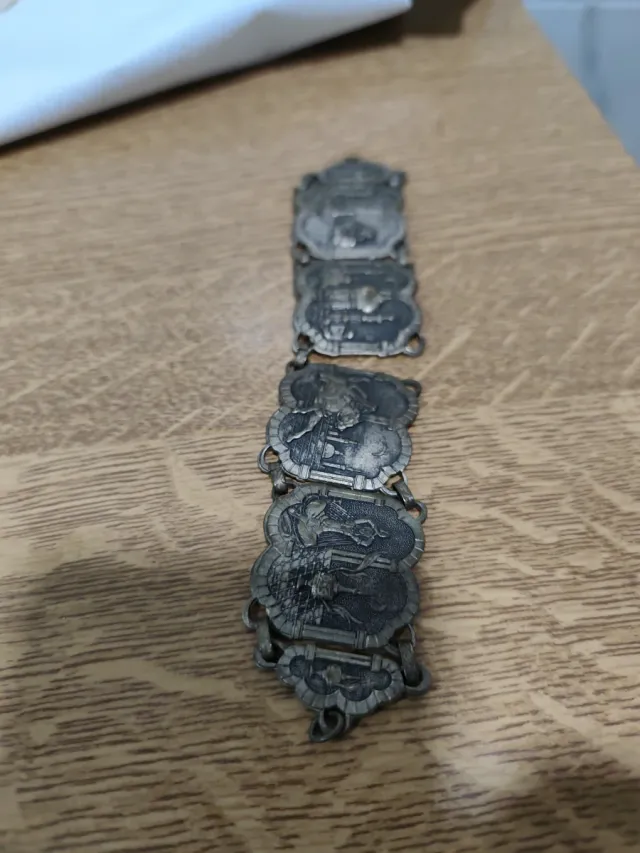 Pulsera con dijes de plata estilo vintage