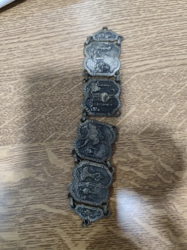 Pulsera con dijes de plata estilo vintage