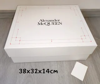Scatola Alexander McQueen Bianca e Rossa