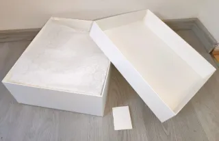 Scatola Alexander McQueen Bianca e Rossa