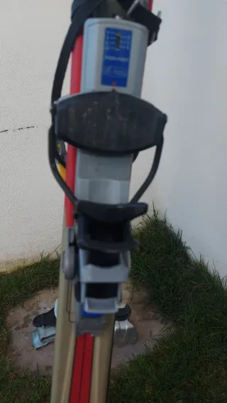 Esquís de travesía Elan con fijaciones