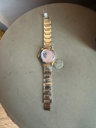 Reloj Cuchi Dorado y Blanco