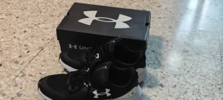 Zapatillas deportivas Under Armour negras
