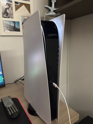 Consola Sony PS5 Blanca ( SIN MANDO )